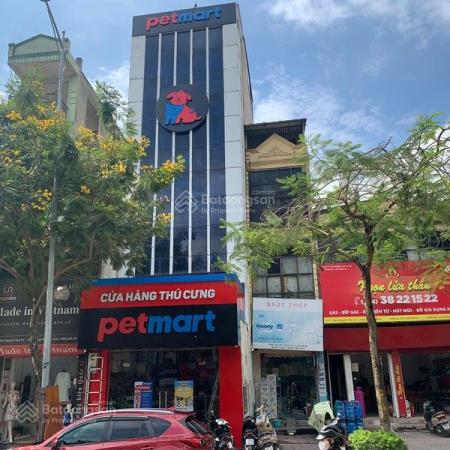 Cho thuê nhà mặt đường phố Nguyễn Văn Cừ. Diện tích 30m2 x 3 tầng giá 14 triệu/ tháng.